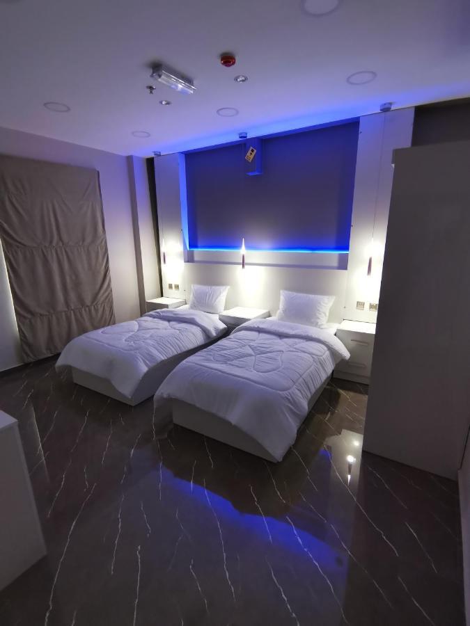 Marina H Hotel Сухар Екстериор снимка