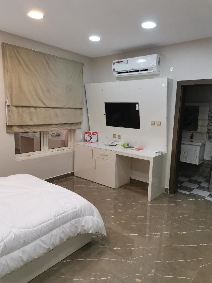 Marina H Hotel Сухар Екстериор снимка