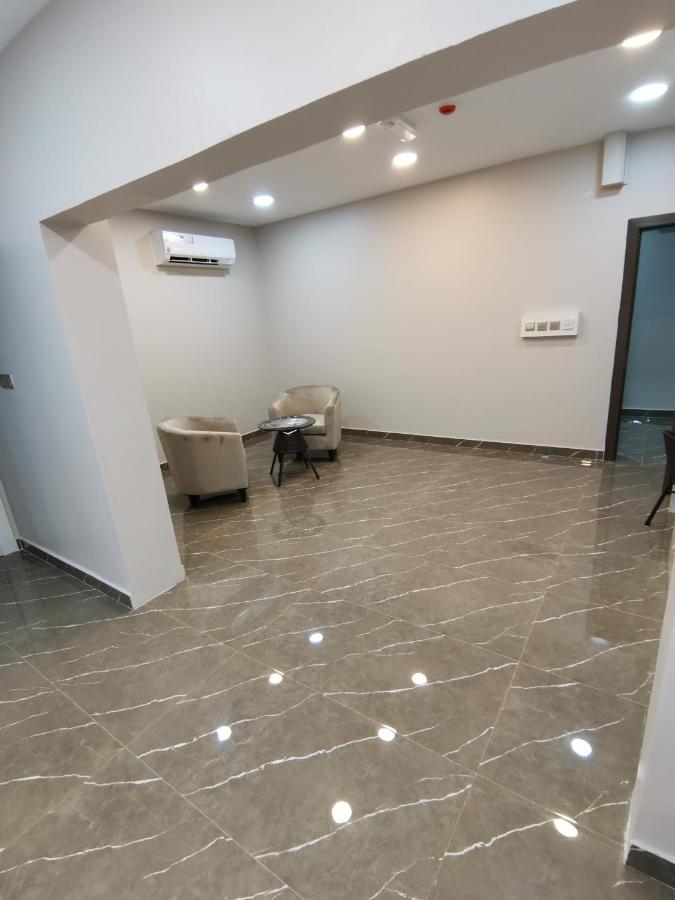 Marina H Hotel Сухар Екстериор снимка