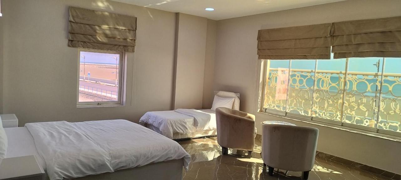 Marina H Hotel Сухар Екстериор снимка