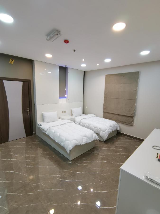 Marina H Hotel Сухар Екстериор снимка