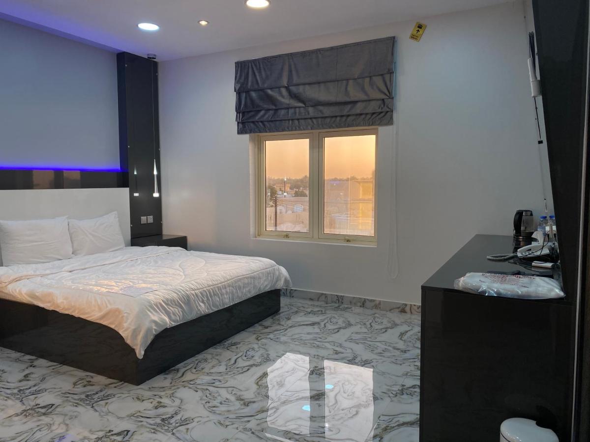 Marina H Hotel Сухар Екстериор снимка